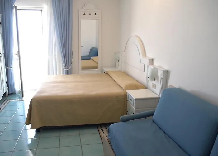 Isolabella Hotel