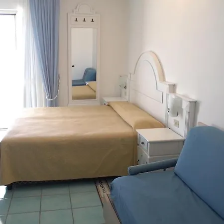 Isolabella Hotel
